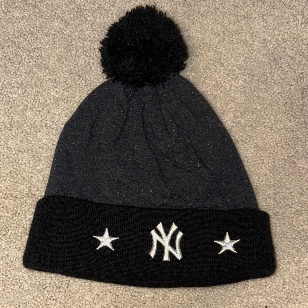 New Era Yankees Grey and Black Beanie with Pom